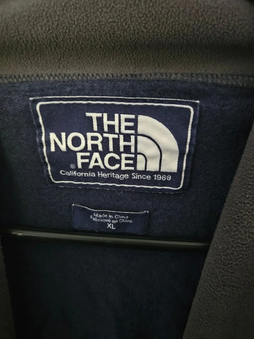 The North Face Men’s XL Navy Quarter Zip Pullover Fleece Collar Sweater